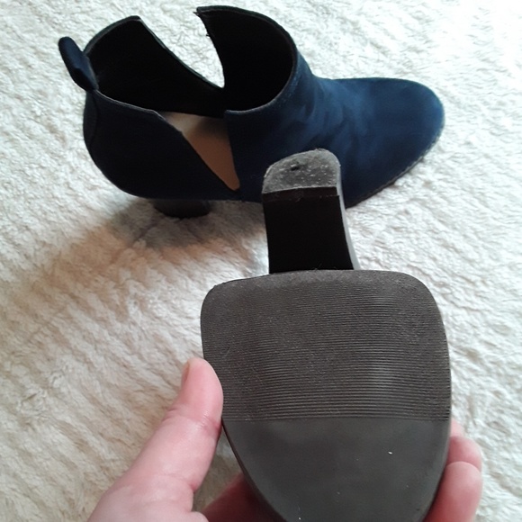 Boots - Picture 3 of 4